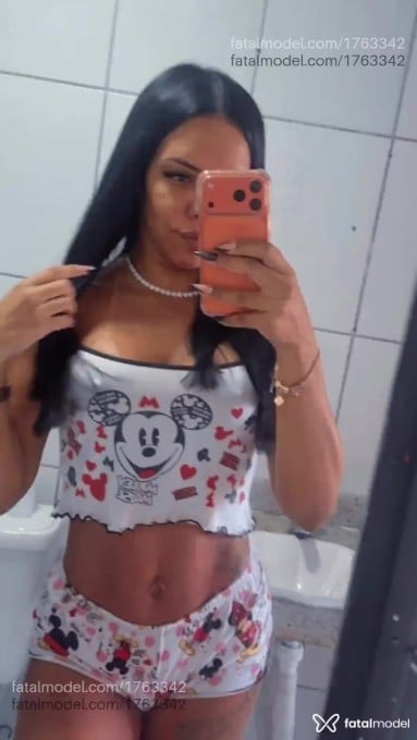 Acompanhante mulher morena (o) de olhos castanhos em Angra dos Reis - Julia Borges