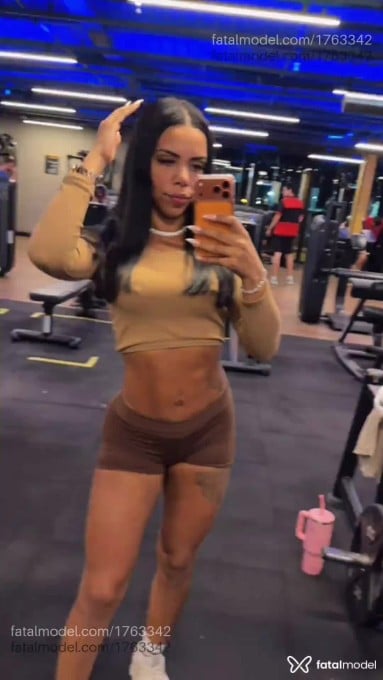 Acompanhante mulher morena (o) de olhos castanhos - Julia Borges Acompanhante mulher morena (o) de olhos castanhos - Julia Borges