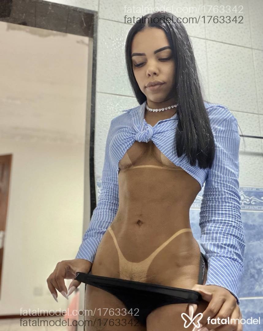 Acompanhante mulher morena (o) de olhos castanhos - Julia Borges Acompanhante mulher morena (o) de olhos castanhos - Julia Borges