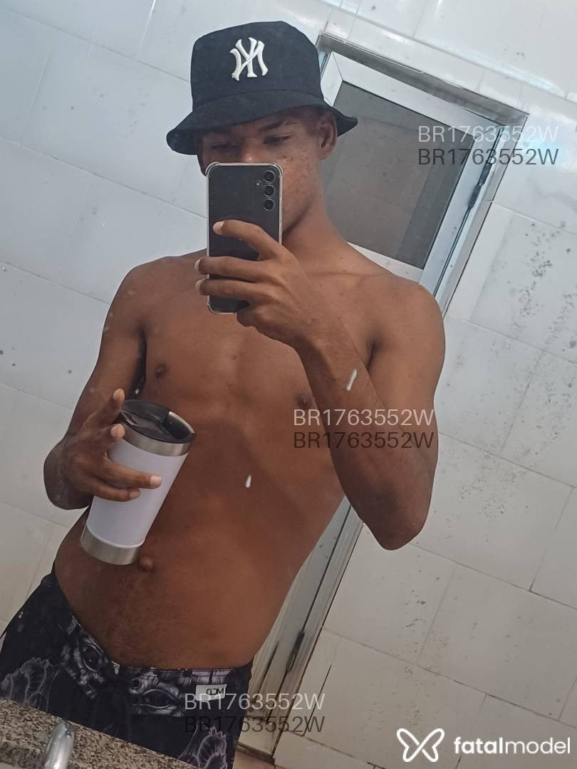 Acompanhante homem morena (o) de olhos pretos em Belo Horizonte Acompanhante homem morena (o) de olhos pretos em Belo Horizonte - Renan Trindade
