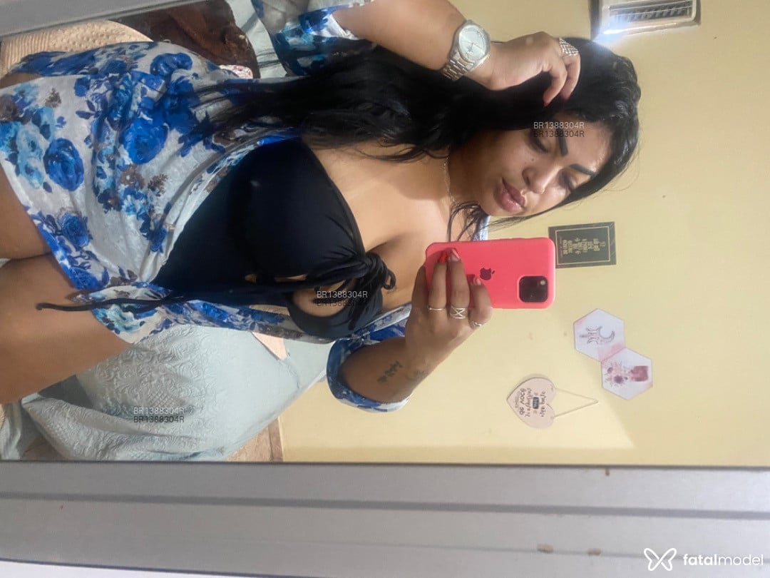 Acompanhante mulher morena (o) de olhos mel em Lorena - Joyc