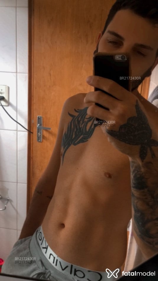 Acompanhante homem com cabelo castanho de olhos verdes em São José dos Campos - Loveboy
