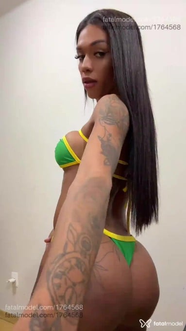 Acompanhante mulher trans morena (o) de olhos castanhos - Vivi Guedes Acompanhante mulher trans morena (o) de olhos castanhos - Vivi Guedes