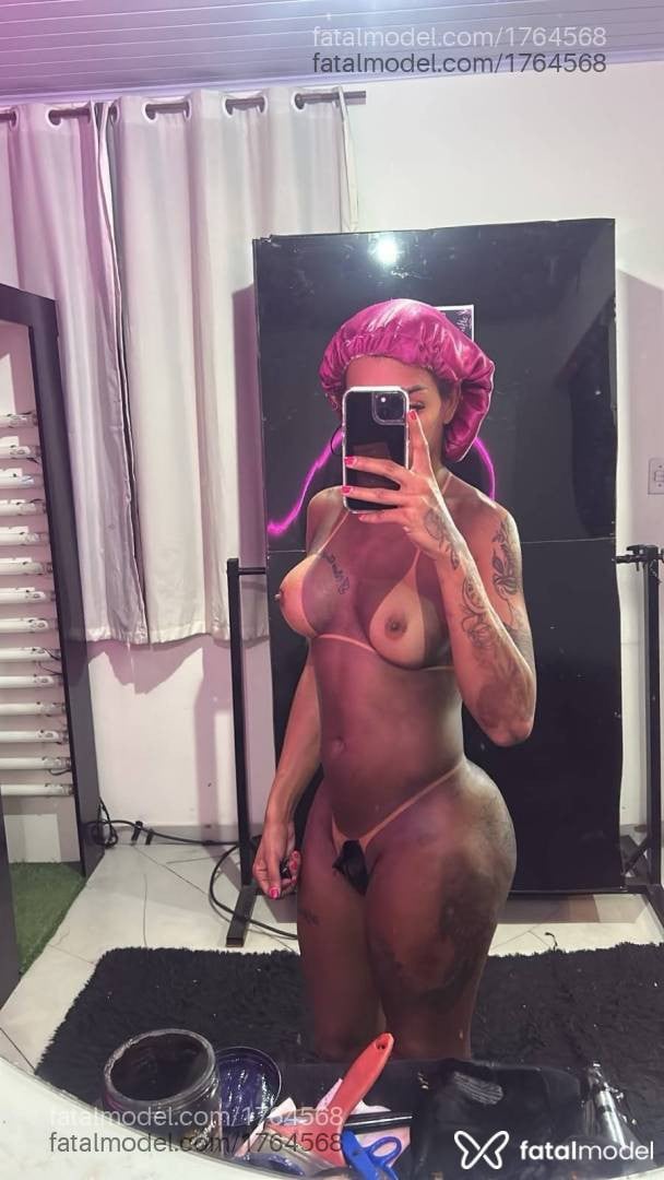 Acompanhante mulher trans morena (o) de olhos castanhos - Vivi Guedes