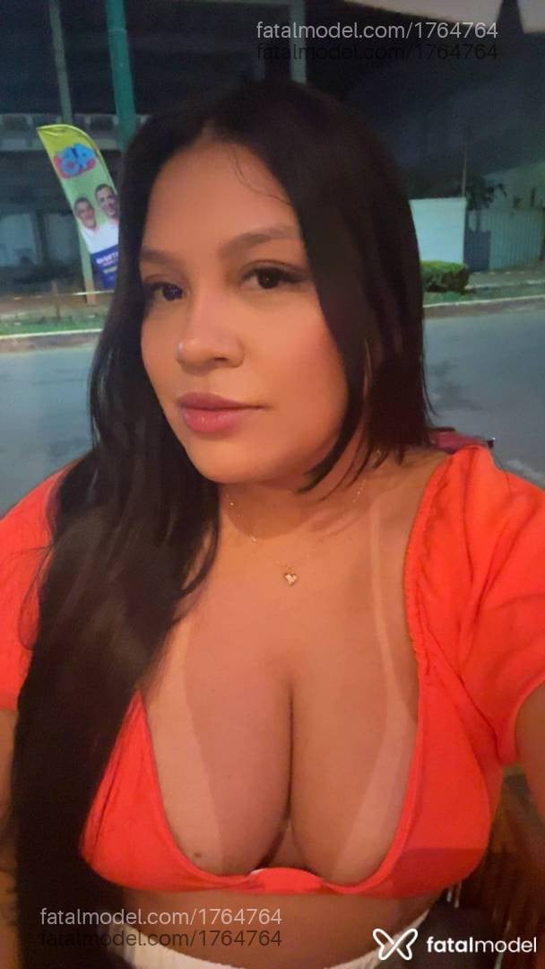 Acompanhante mulher com cabelo castanho de olhos pretos - Tainá