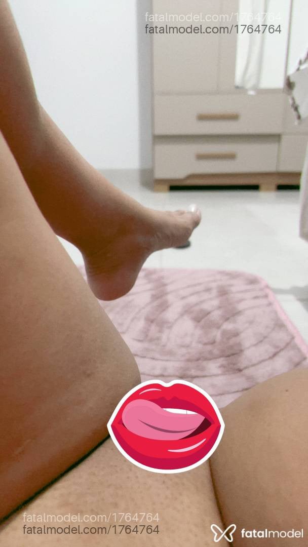 Acompanhante mulher com cabelo castanho de olhos pretos - Tainá