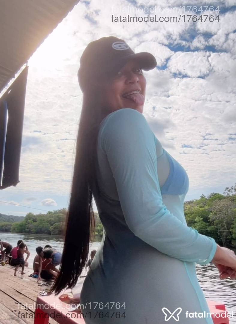 Acompanhante mulher com cabelo castanho de olhos pretos em Paraíso do Tocantins - Tainá
