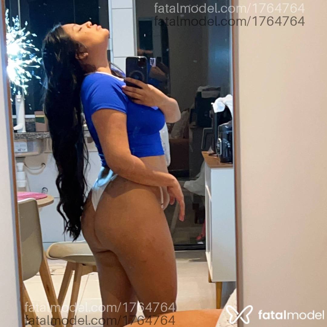 Acompanhante mulher com cabelo castanho de olhos pretos - Tainá