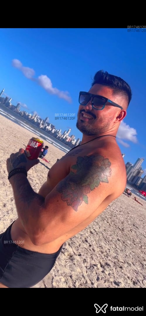 Acompanhante homem morena (o) de olhos pretos em Balneário Camboriú - Morenogato