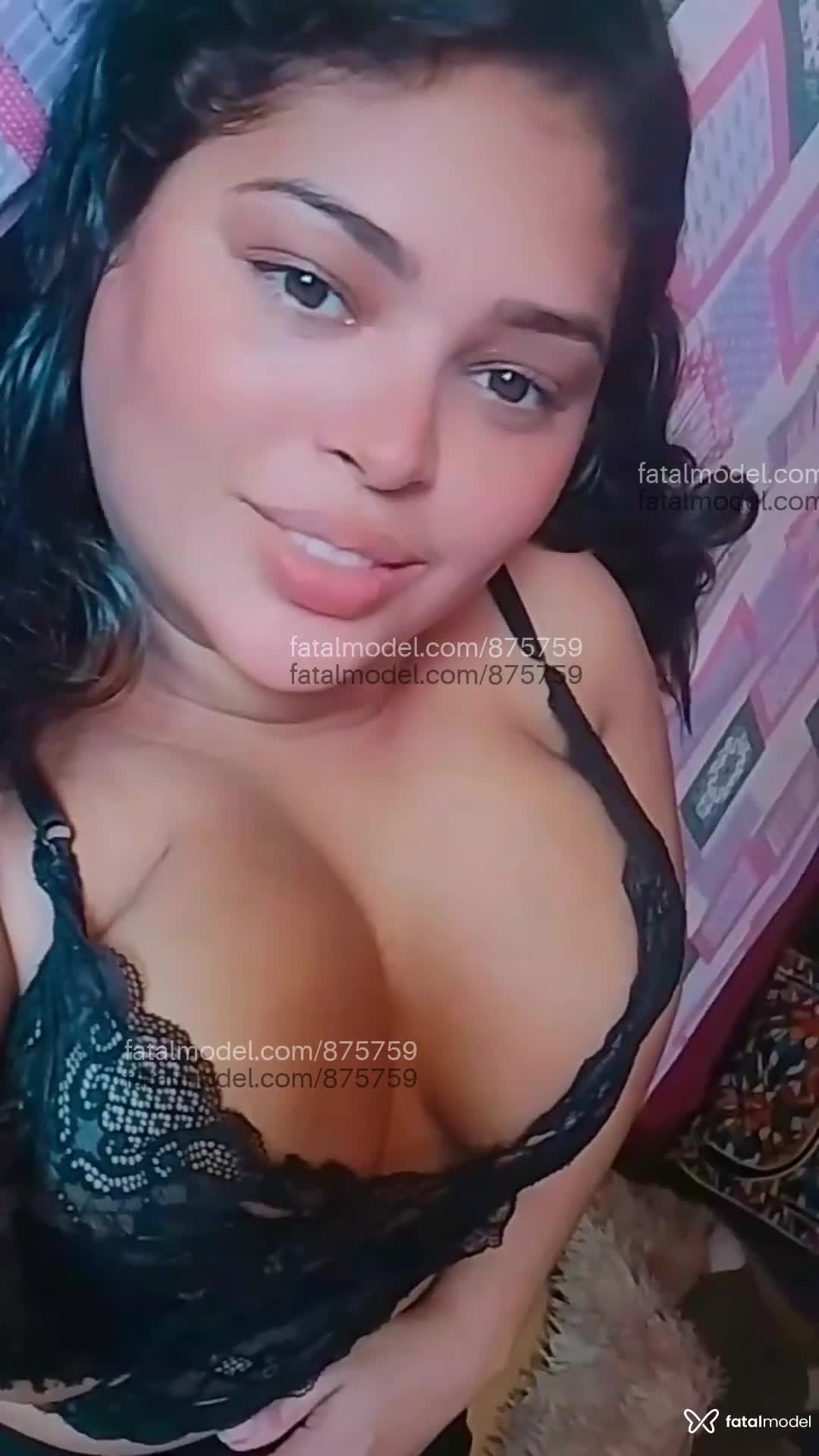 Acompanhante mulher loira (o) de olhos castanhos em Machadinho D'oeste Acompanhante mulher loira (o) de olhos castanhos em Machadinho D'oeste - Loirapeitao