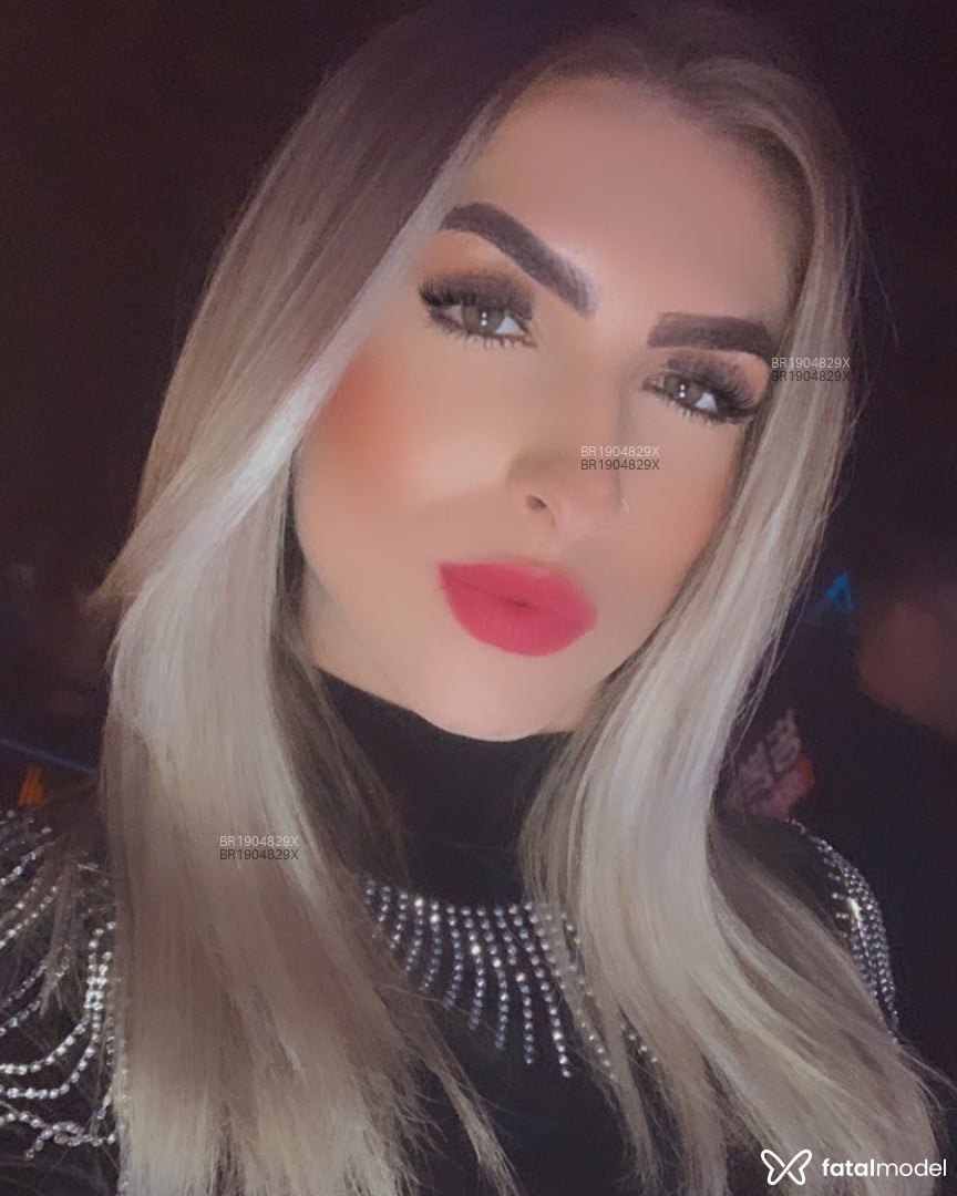 Acompanhante mulher trans loira (o) de olhos verdes em São Paulo - Rayane Fernandes