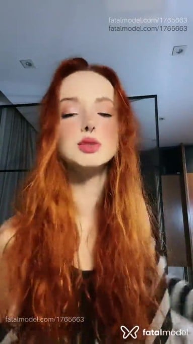 Acompanhante mulher ruiva (o) de olhos castanhos em São Paulo - Lari Luna