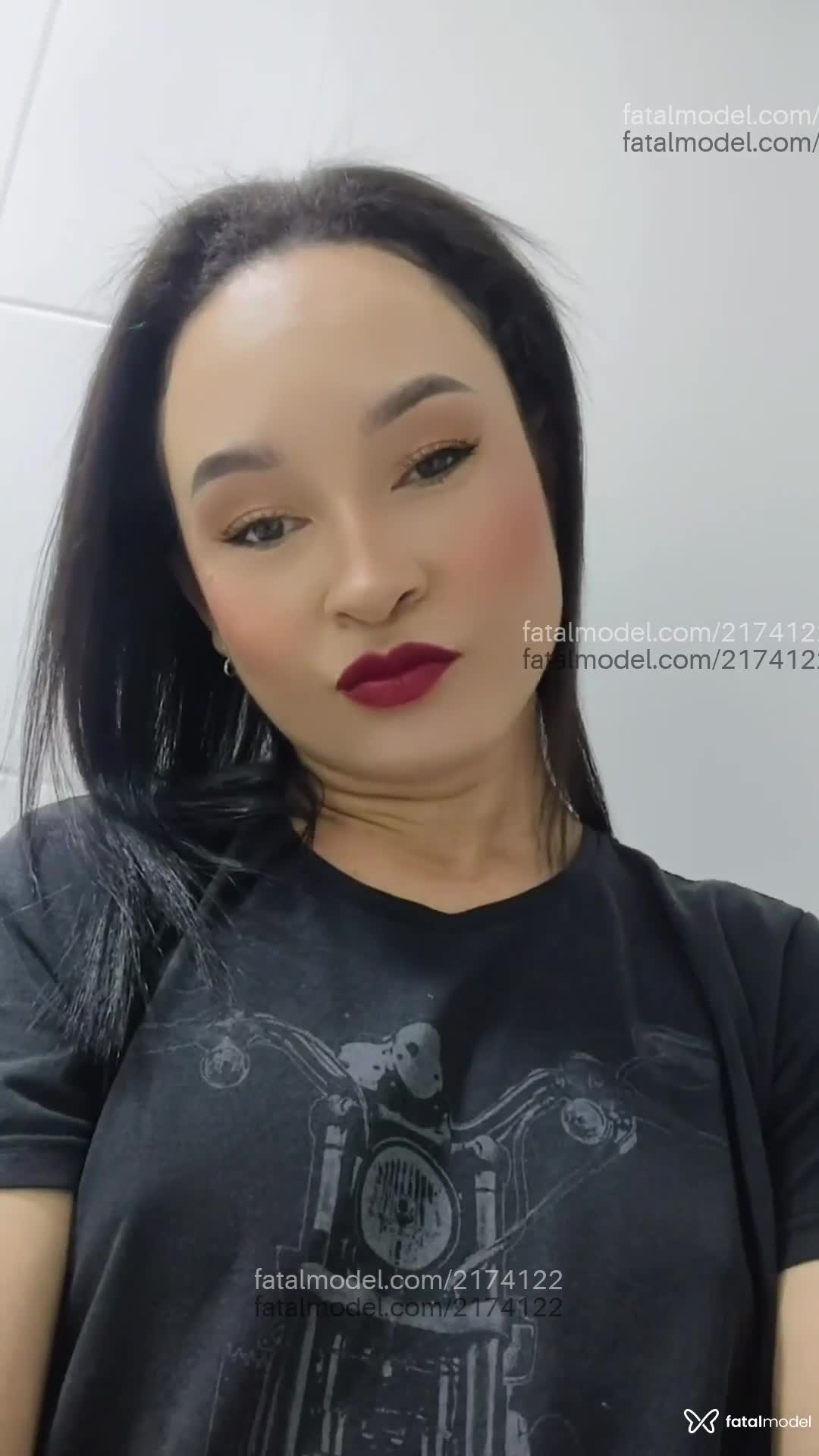Acompanhante mulher trans com cabelo castanho de olhos castanhos em São Paulo - Alice Oliveira
