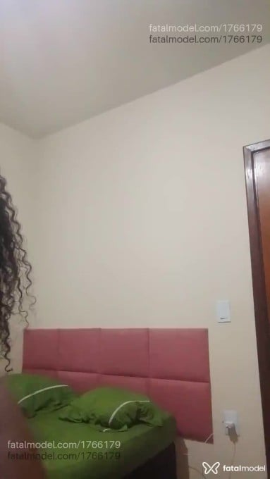 Acompanhante mulher com cabelo castanho de olhos pretos em Araxá Acompanhante mulher com cabelo castanho de olhos pretos em Araxá - Paty