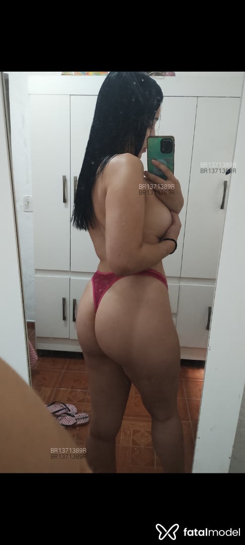 Acompanhante mulher morena (o) de olhos castanhos em São Paulo Acompanhante mulher morena (o) de olhos castanhos em São Paulo - Melissa Meneguelli