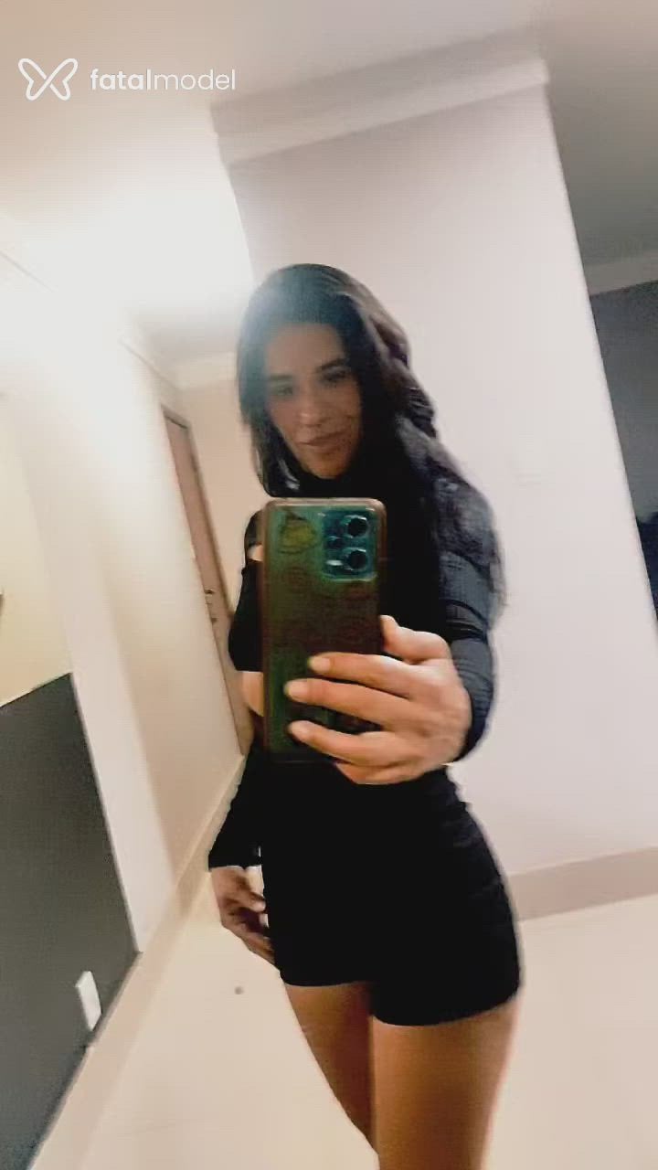 Acompanhante mulher morena (o) de olhos castanhos - Diláa Acompanhante mulher morena (o) de olhos castanhos - Diláa