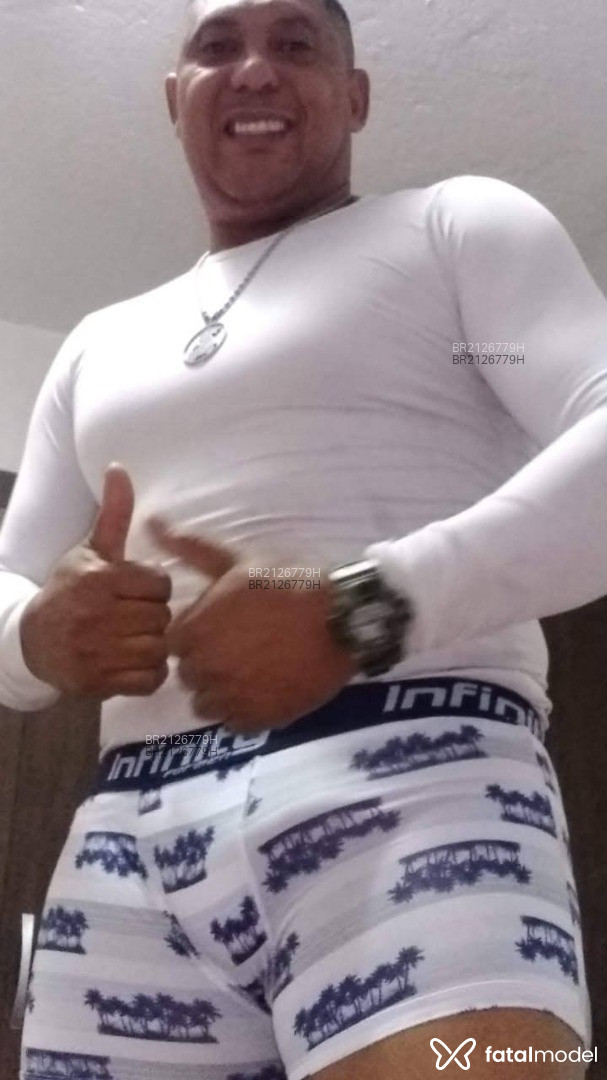 Acompanhante homem com cabelo castanho de olhos castanhos em Barueri - Edkaio