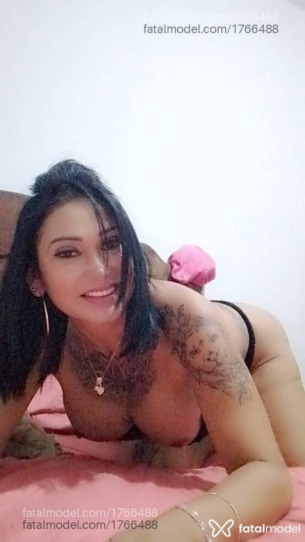 Acompanhante mulher trans morena (o) de olhos castanhos em Araxá Acompanhante mulher trans morena (o) de olhos castanhos em Araxá - Sheilinha