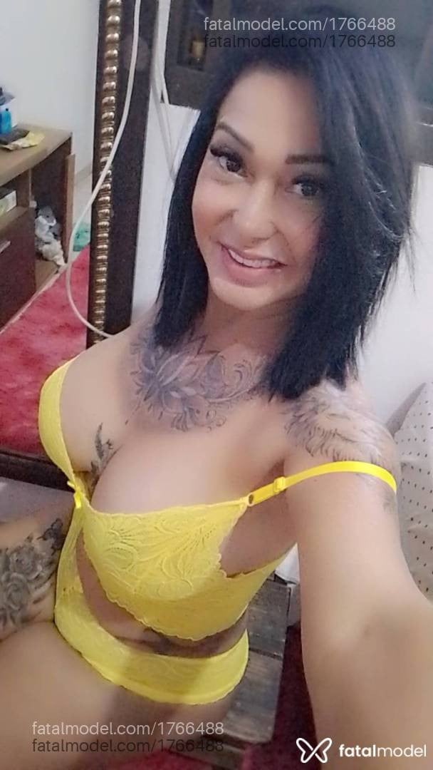 Acompanhante mulher trans morena (o) de olhos castanhos - Sheilinha