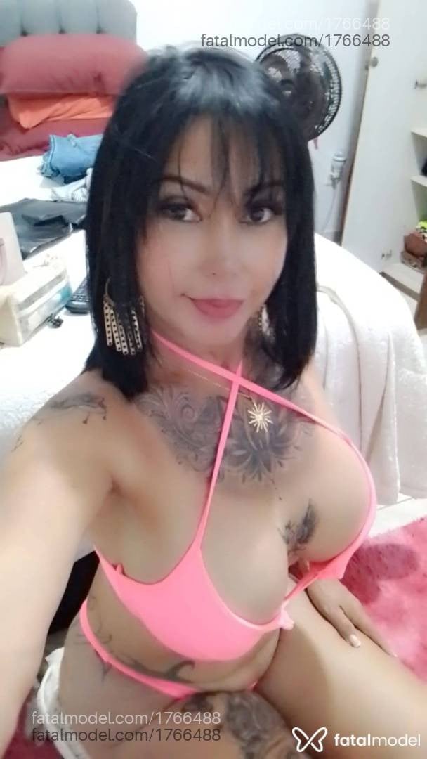 Acompanhante mulher trans morena (o) de olhos castanhos - Sheilinha