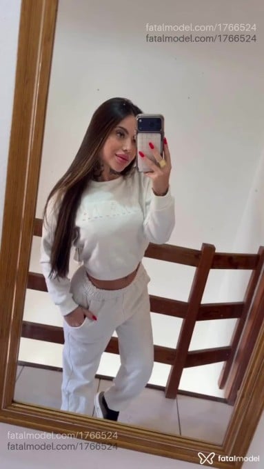 Acompanhante mulher morena (o) de olhos azuis em Novo Hamburgo - Giulia