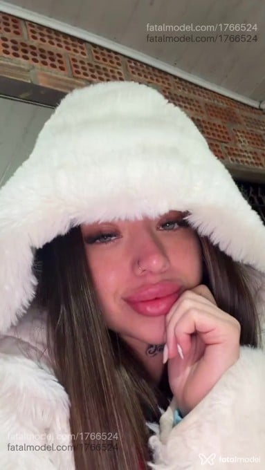 Acompanhante mulher morena (o) de olhos azuis em Novo Hamburgo - Giulia