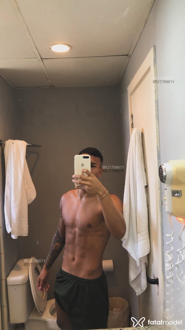 Acompanhante homem morena (o) de olhos pretos em São Paulo - Martins Leal
