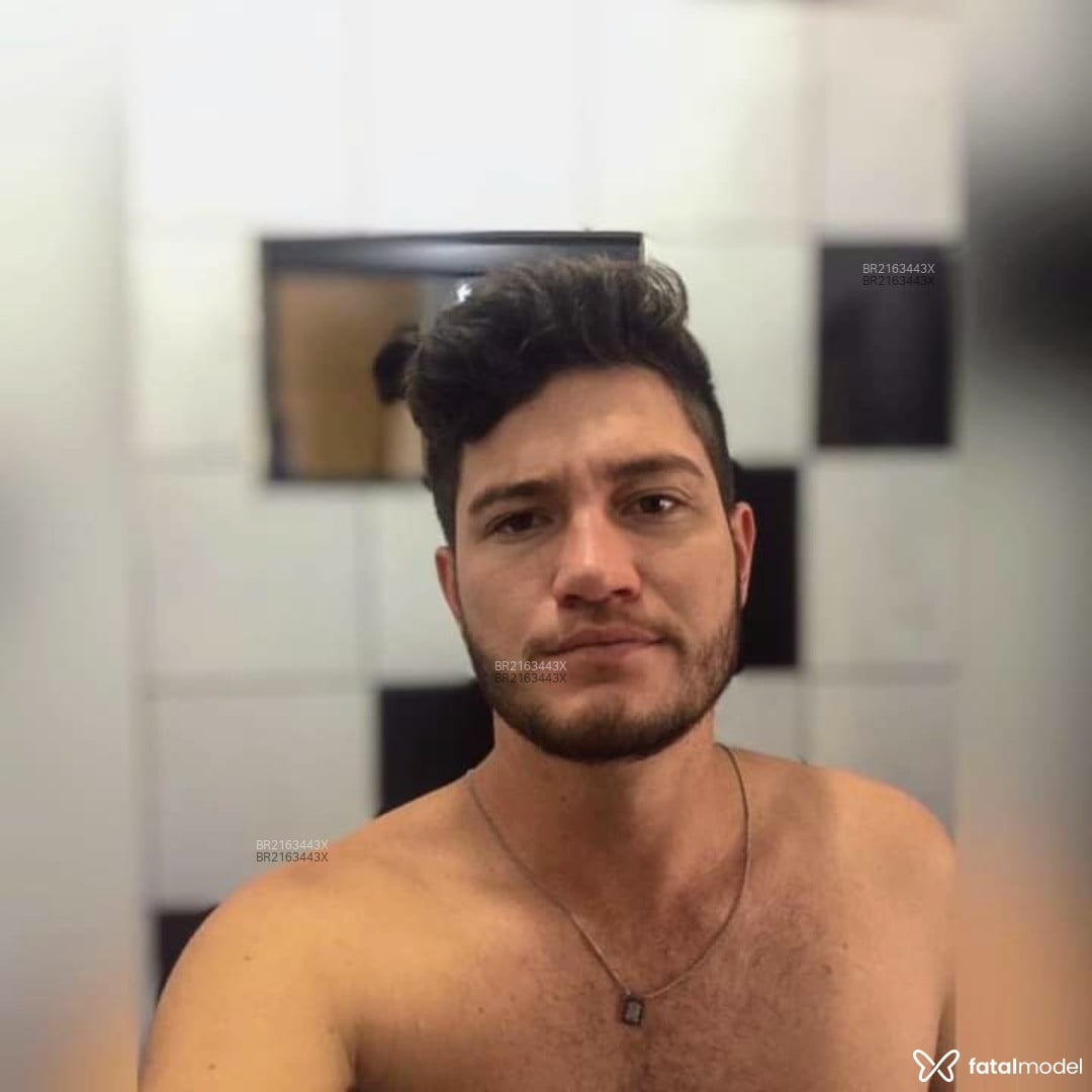 Acompanhante homem com cabelo castanho de olhos castanhos - Bruno Acompanhante homem com cabelo castanho de olhos castanhos - Bruno