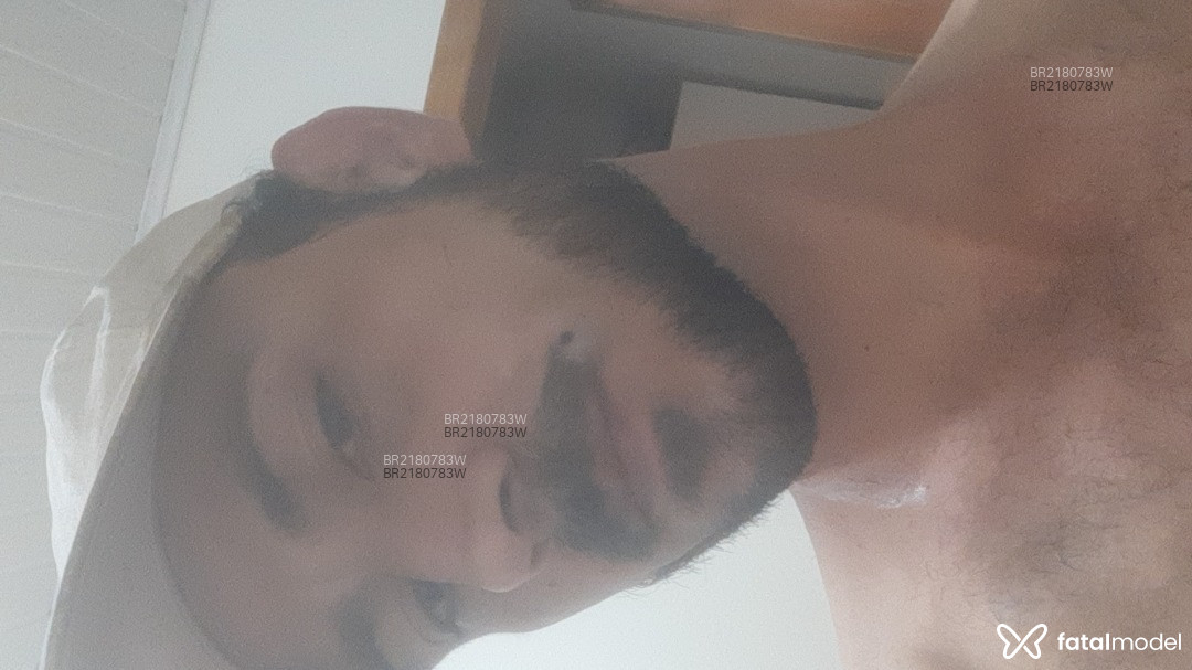 Acompanhante homem morena (o) de olhos castanhos em Capão da Canoa - Coutinho