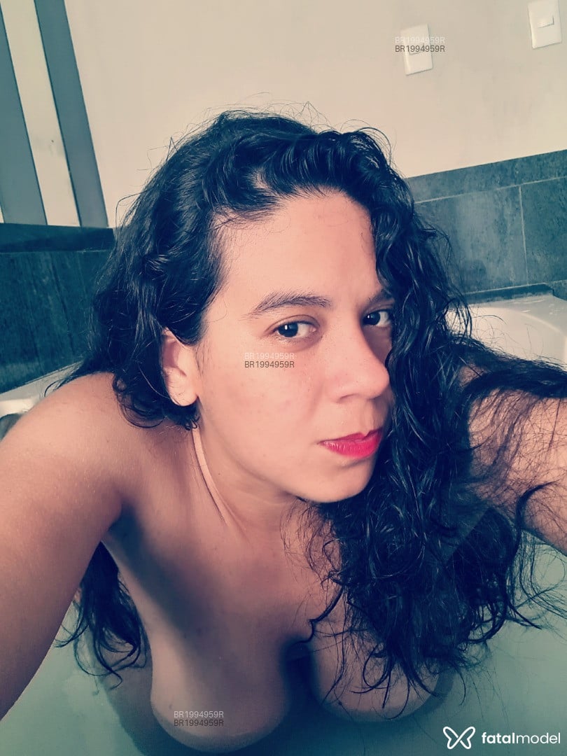 Acompanhante mulher com cabelo castanho de olhos castanhos em Piracicaba Acompanhante mulher com cabelo castanho de olhos castanhos em Piracicaba - Tatyhot