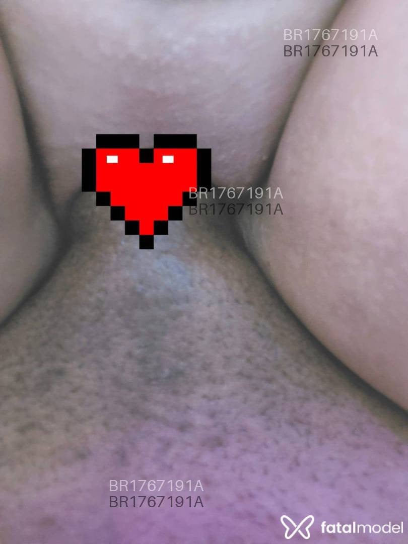 Acompanhante mulher com cabelo castanho de olhos castanhos em Virtual Acompanhante mulher com cabelo castanho de olhos castanhos em Virtual - Blackwhitesfds