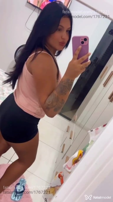 Acompanhante mulher morena (o) de olhos castanhos em Araxá - Alice