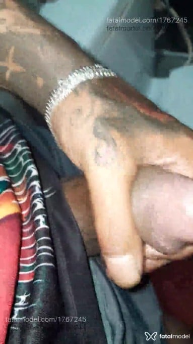 Acompanhante homem com cabelo castanho de olhos castanhos - Lovezimvava