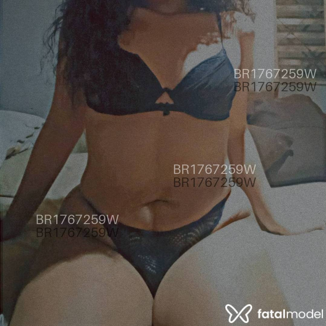 Acompanhante mulher trans morena (o) de olhos pretos - Nicolly