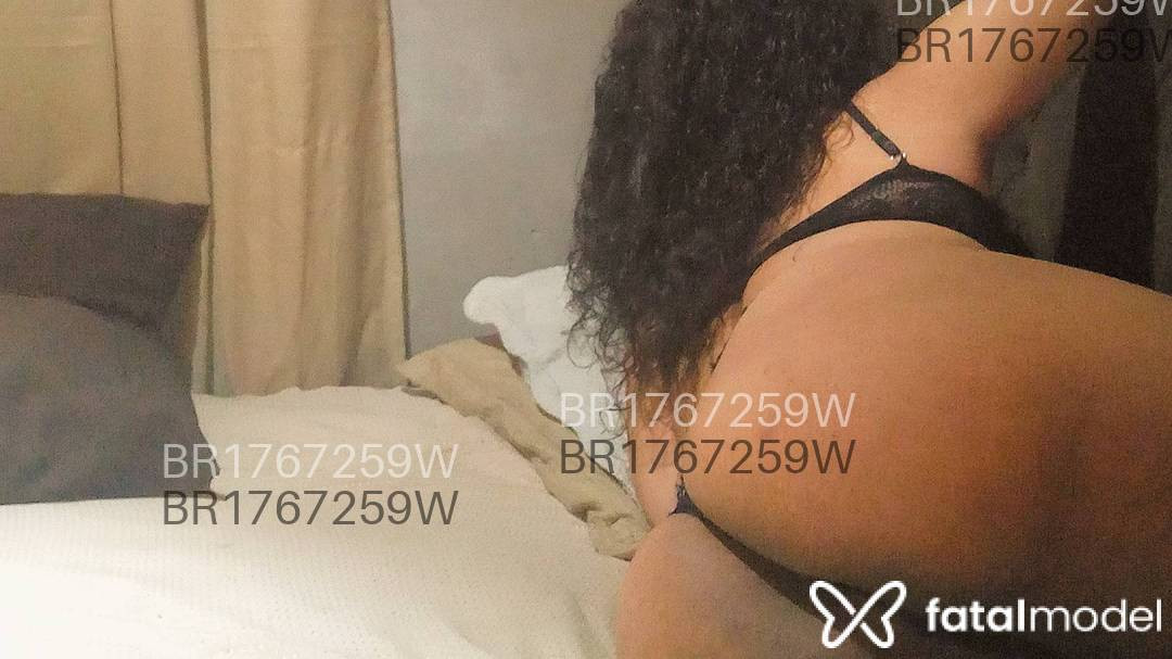 Acompanhante mulher trans morena (o) de olhos pretos - Nicolly