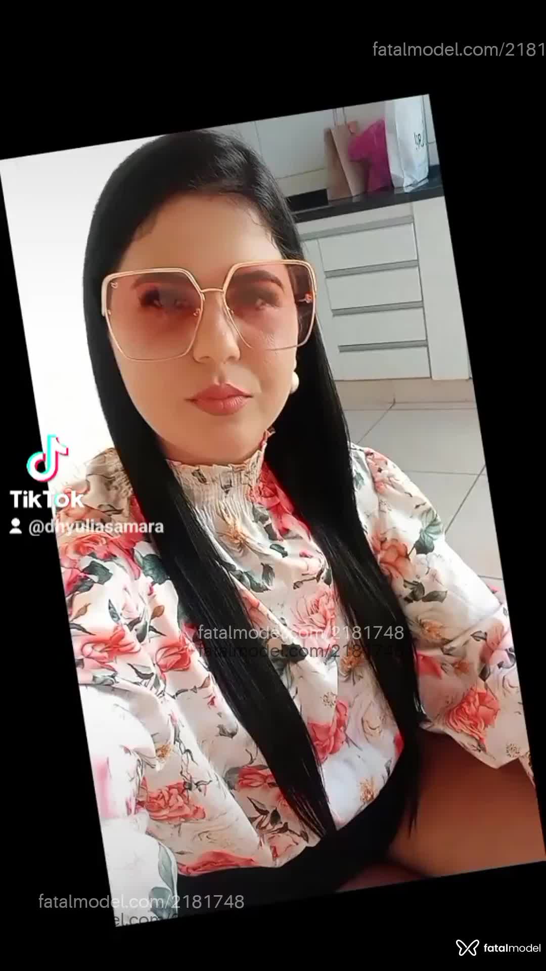 Acompanhante mulher morena (o) de olhos castanhos em Quirinópolis Acompanhante mulher morena (o) de olhos castanhos em Quirinópolis - Samara