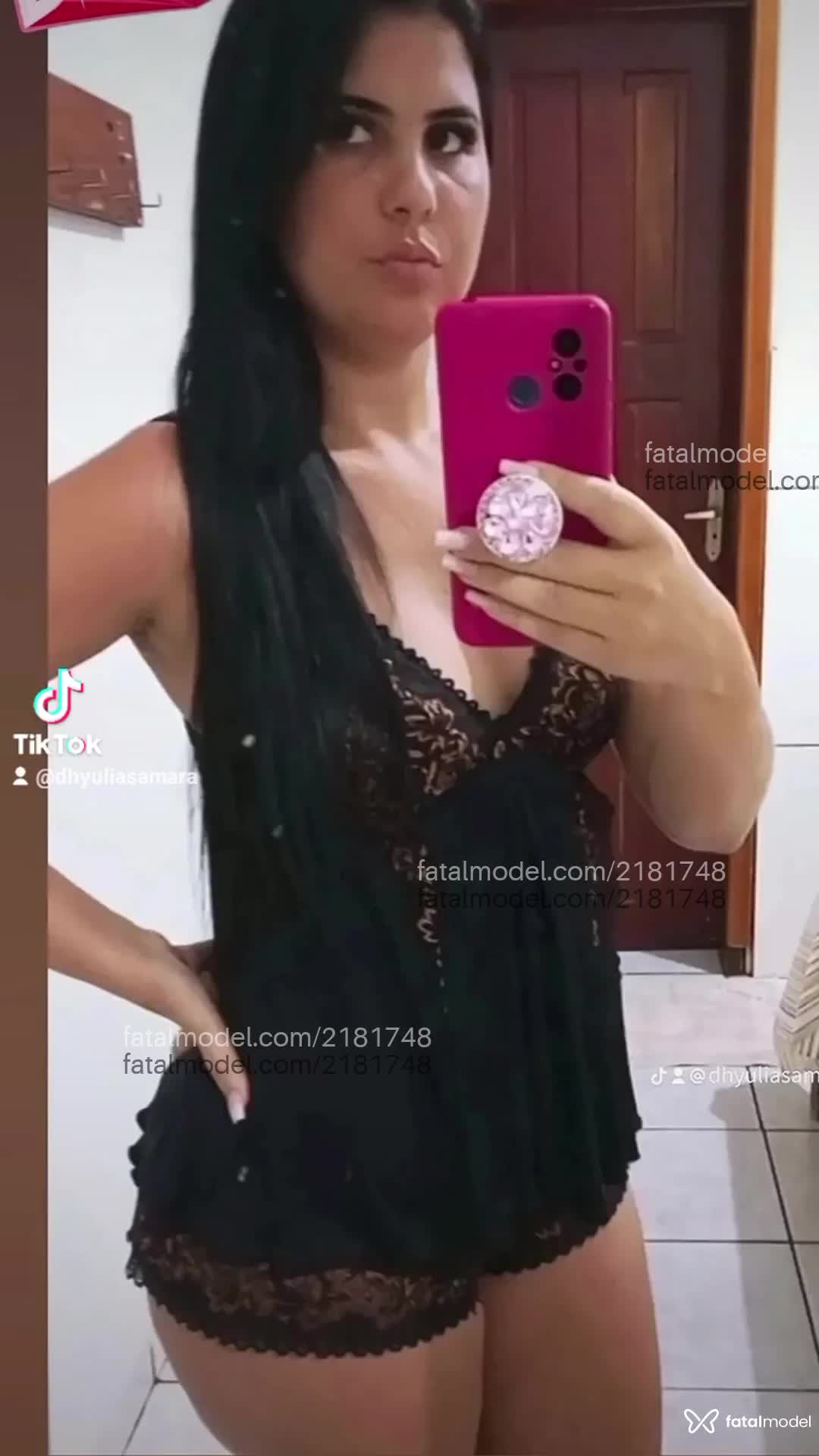 Acompanhante mulher morena (o) de olhos castanhos em Quirinópolis Acompanhante mulher morena (o) de olhos castanhos em Quirinópolis - Samara