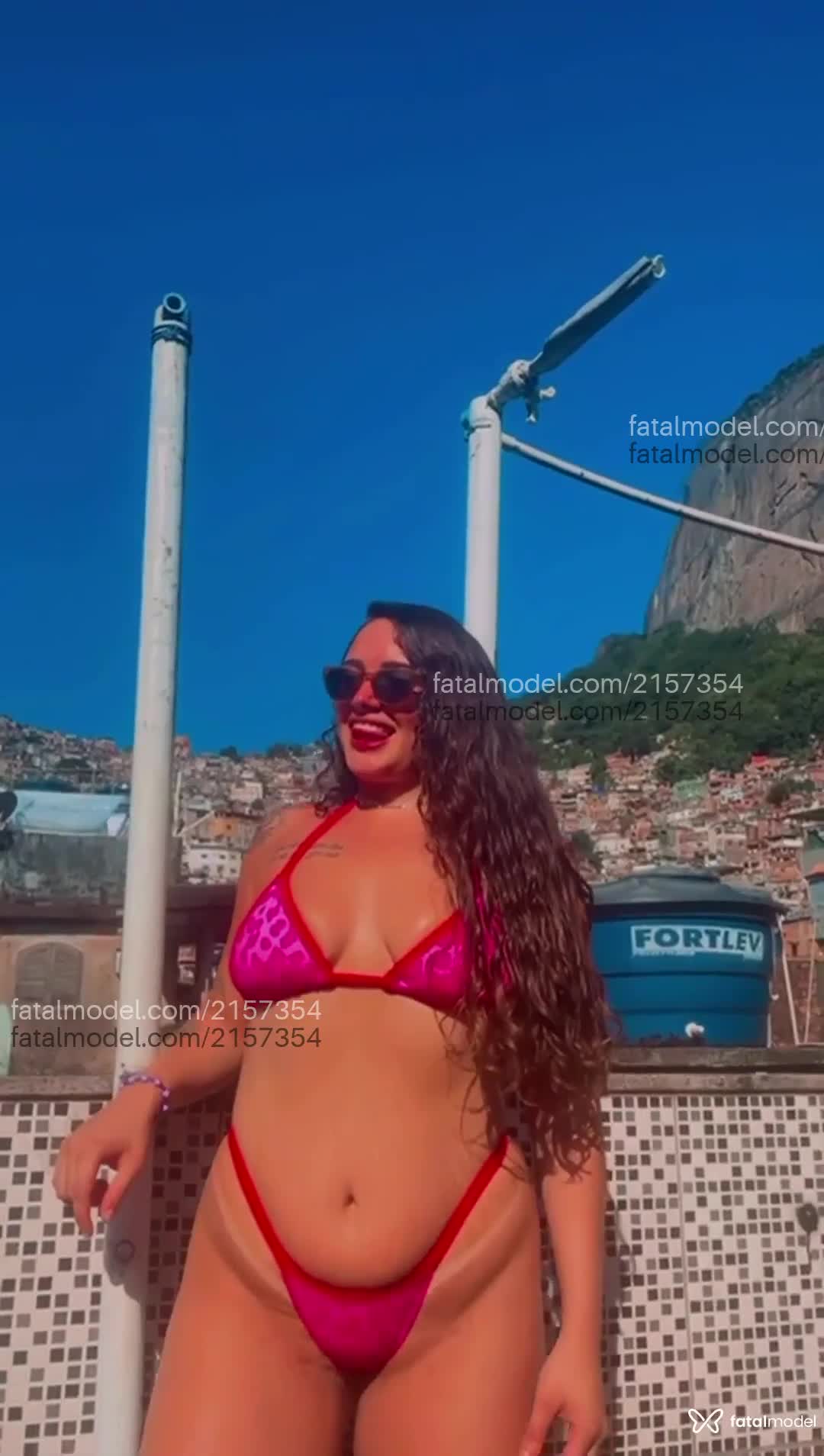 Acompanhante mulher com cabelo castanho de olhos castanhos em Rio de Janeiro Acompanhante mulher com cabelo castanho de olhos castanhos em Rio de Janeiro - Jessica