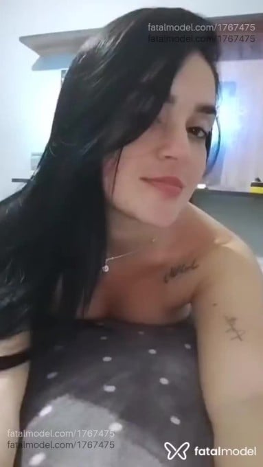Acompanhante mulher morena (o) de olhos castanhos em Rio das Ostras - Branca Bela
