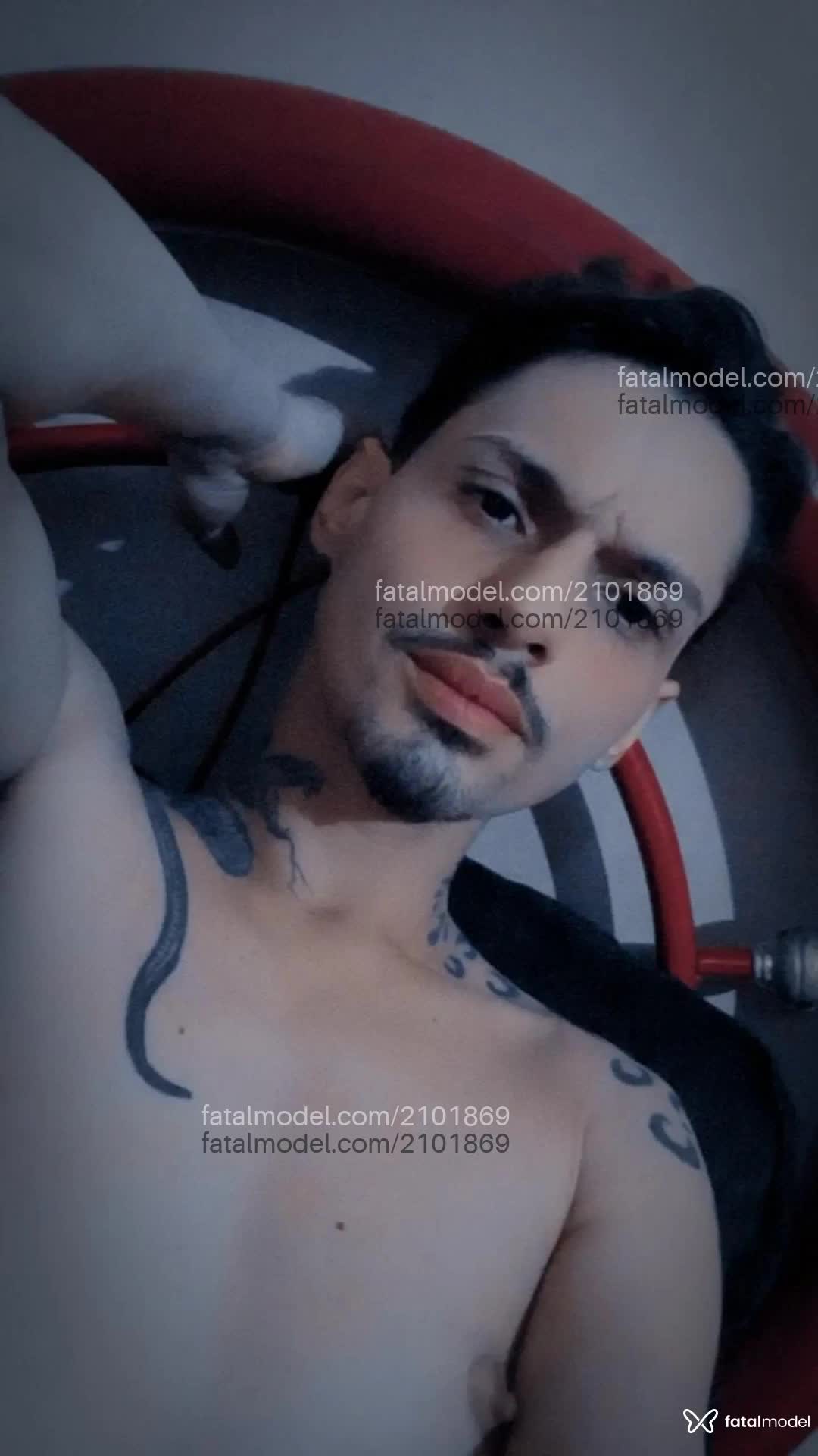 Acompanhante homem com cabelo castanho de olhos castanhos em Avaré Acompanhante homem com cabelo castanho de olhos castanhos em Avaré - Kazan