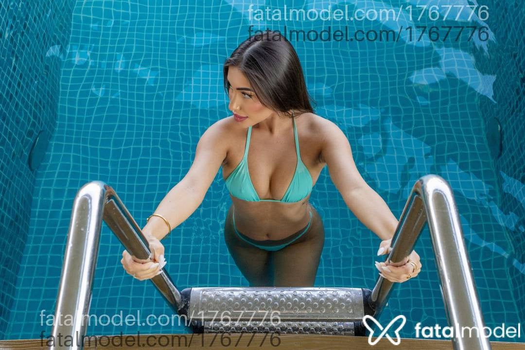 Acompanhante mulher com cabelo castanho de olhos verdes em Joinville - Alice