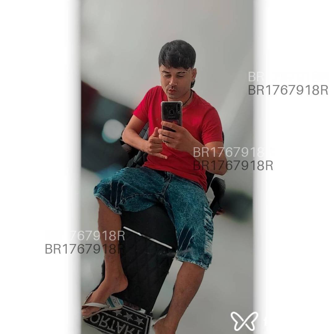 Acompanhante homem com cabelo castanho de olhos castanhos em Ariquemes Acompanhante homem com cabelo castanho de olhos castanhos em Ariquemes - Lukas