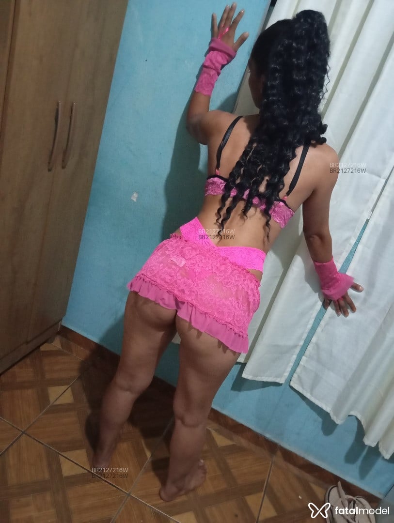 Acompanhante mulher com cabelo castanho de olhos castanhos em Osasco - Laura