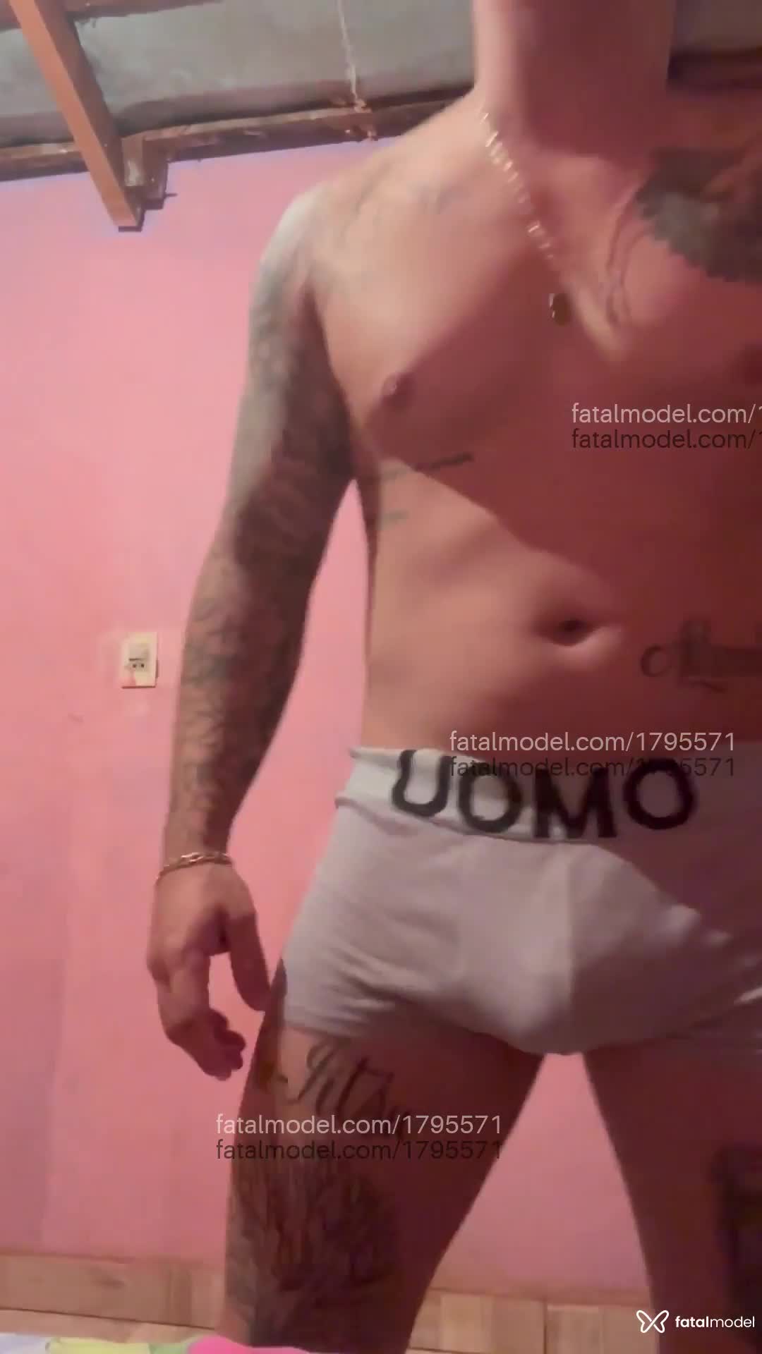 Acompanhante homem com cabelo castanho de olhos castanhos em Foz do Iguaçu - Filipe