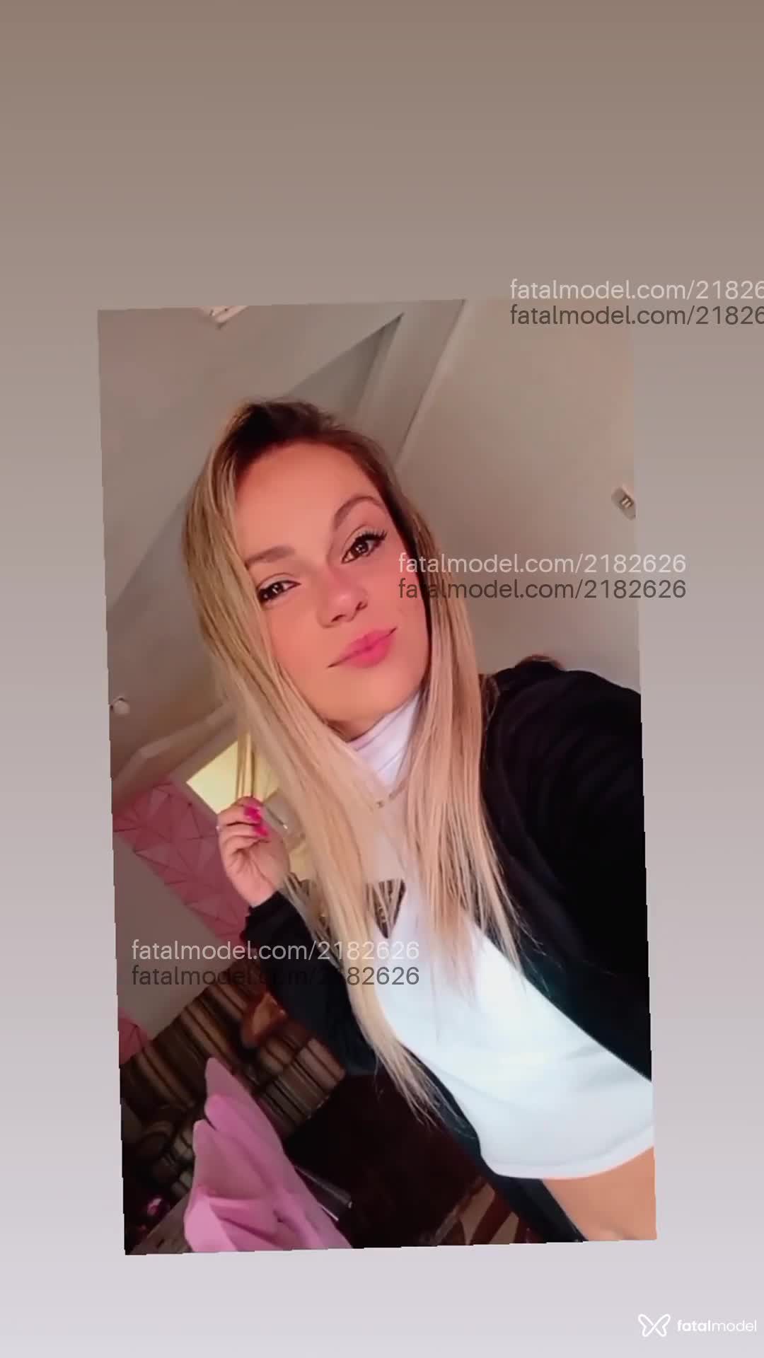 Acompanhante mulher loira (o) de olhos castanhos em Soledade Acompanhante mulher loira (o) de olhos castanhos em Soledade - Suellen