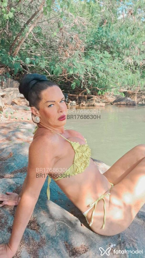 Acompanhante mulher trans morena (o) de olhos azuis em Serra Acompanhante mulher trans morena (o) de olhos azuis em Serra - Rafaela Moraes