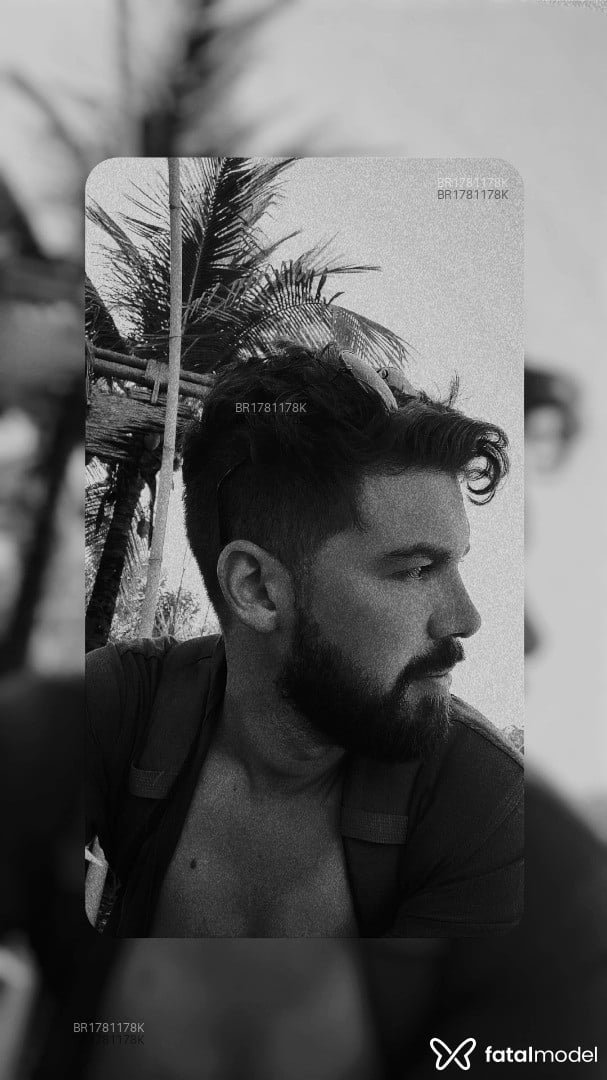 Acompanhante homem com cabelo castanho de olhos castanhos - Biel Andrade Acompanhante homem com cabelo castanho de olhos castanhos - Biel Andrade