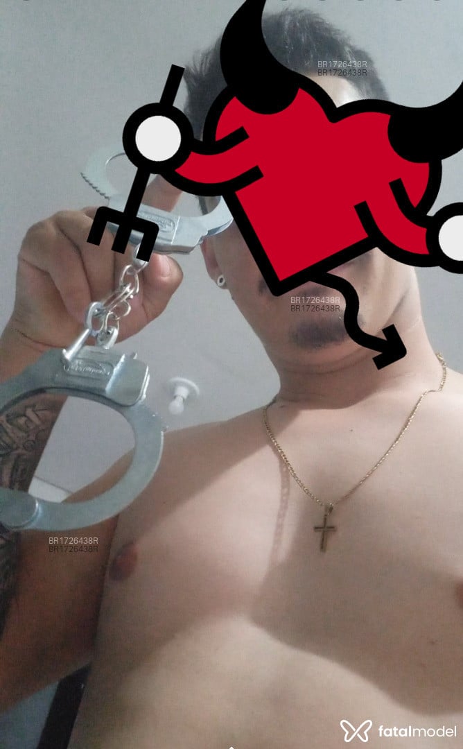 Acompanhante homem morena (o) de olhos castanhos em Blumenau - Novinhodolove