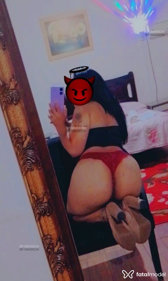Acompanhante mulher morena (o) de olhos castanhos - Pâmela