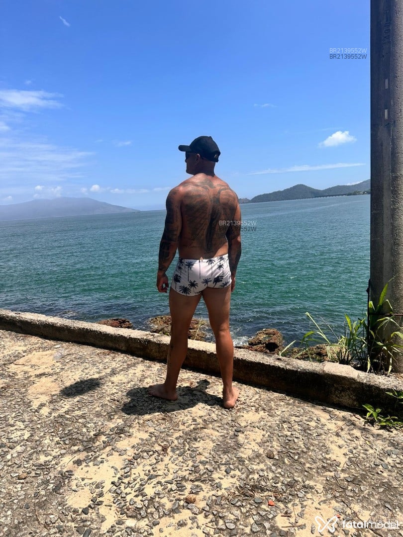 Acompanhante homem sem cabelo de olhos castanhos em Rio de Janeiro Acompanhante homem sem cabelo de olhos castanhos em Rio de Janeiro - Alexx